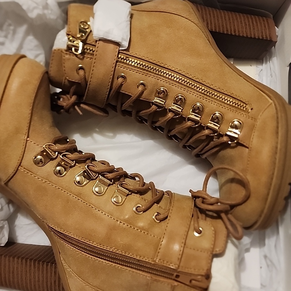 Guess Tan Lace Boots Size 6